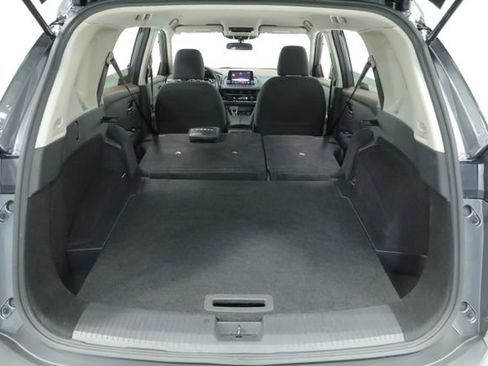 Used 2023 Nissan Rogue SV image 34