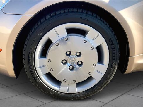 Used 2004 Lexus SC 430 Convertible image 9