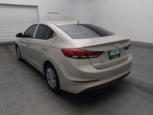 Used 2017 Hyundai Elantra SE FWD image 5