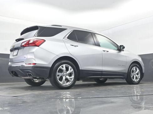 Used 2019 Chevrolet Equinox LT w/ Sun & Navigation Package FWD image 32