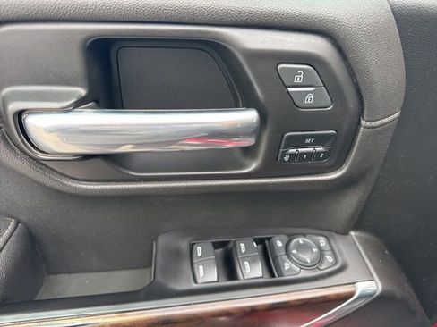 Used 2022 GMC Sierra 1500 SLT w/ SLT Premium Plus Package AWD/4WD image 18