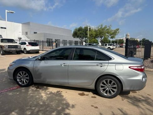 Used 2017 Toyota Camry XLE FWD image 8
