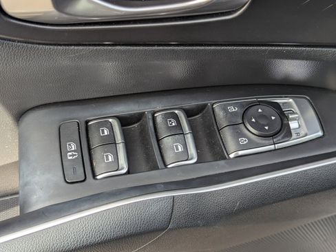 Certified 2022 Kia Sorento S image 22