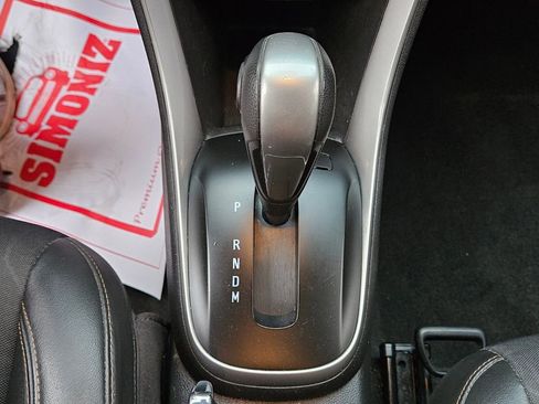 Used 2020 Chevrolet Trax LT w/ LT Convenience Package image 18