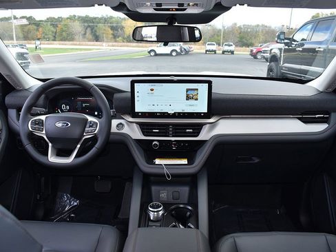 New 2026 Ford Explorer Active w/ Active Comfort Package image 4