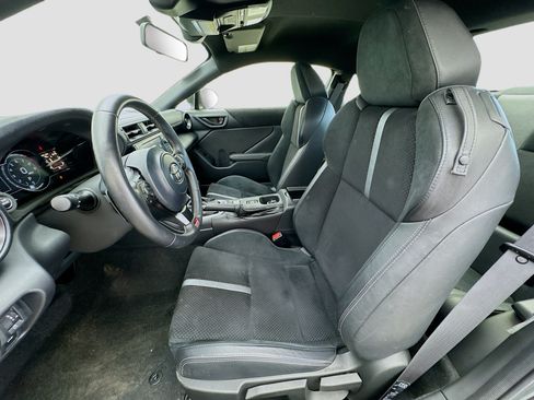 Used 2025 Toyota GR86 Premium w/ ALL Weather Mat Package (TMS) RWD image 13