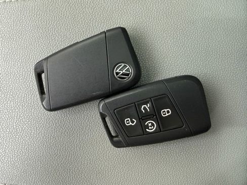 Used 2022 Volkswagen Taos SE FWD image 14