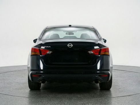 Used 2025 Nissan Altima 2.5 SV image 7