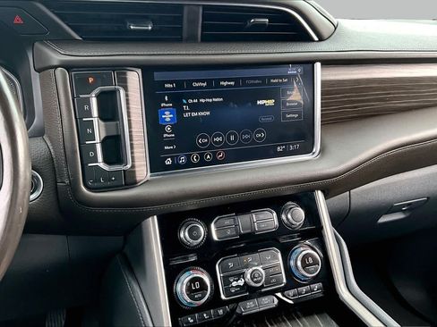 Used 2021 GMC Yukon XL Denali w/ LPO, Illumination Package AWD/4WD image 7