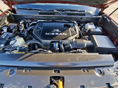 Certified 2025 Nissan Armada Platinum image 25