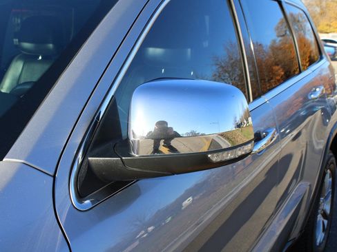 Used 2015 Jeep Grand Cherokee Limited image 26