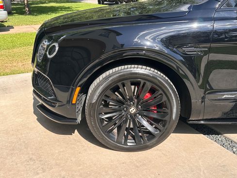 Used 2020 Bentley Bentayga Speed AWD/4WD image 10