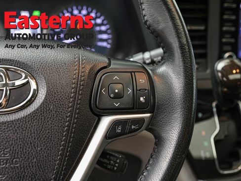 Used 2019 Toyota Sienna XLE FWD image 16
