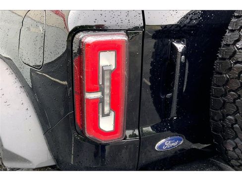 Used 2025 Ford Bronco Outer Banks w/ Sasquatch Package AWD/4WD image 28