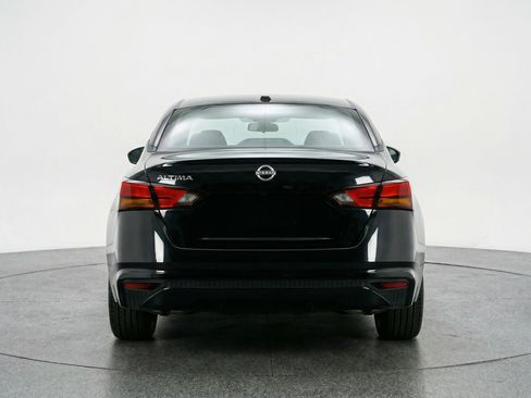 Used 2025 Nissan Altima 2.5 SV image 7