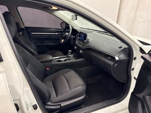 Used 2022 Nissan Altima 2.5 SV FWD image 14