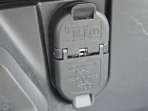 Used 2019 RAM 1500 Classic Warlock image 10