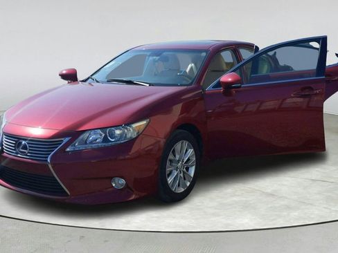Used 2013 Lexus ES 300h w/ Luxury Pkg FWD image 10
