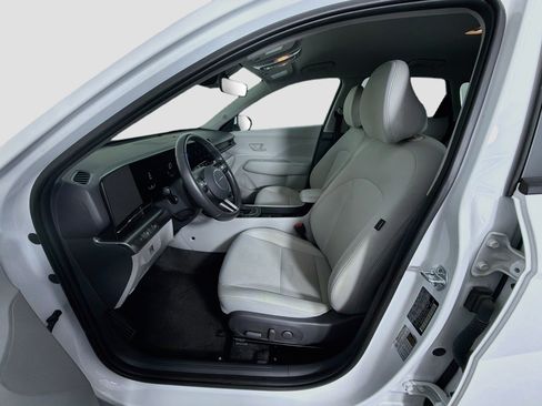 Used 2025 Hyundai Kona SEL FWD image 13