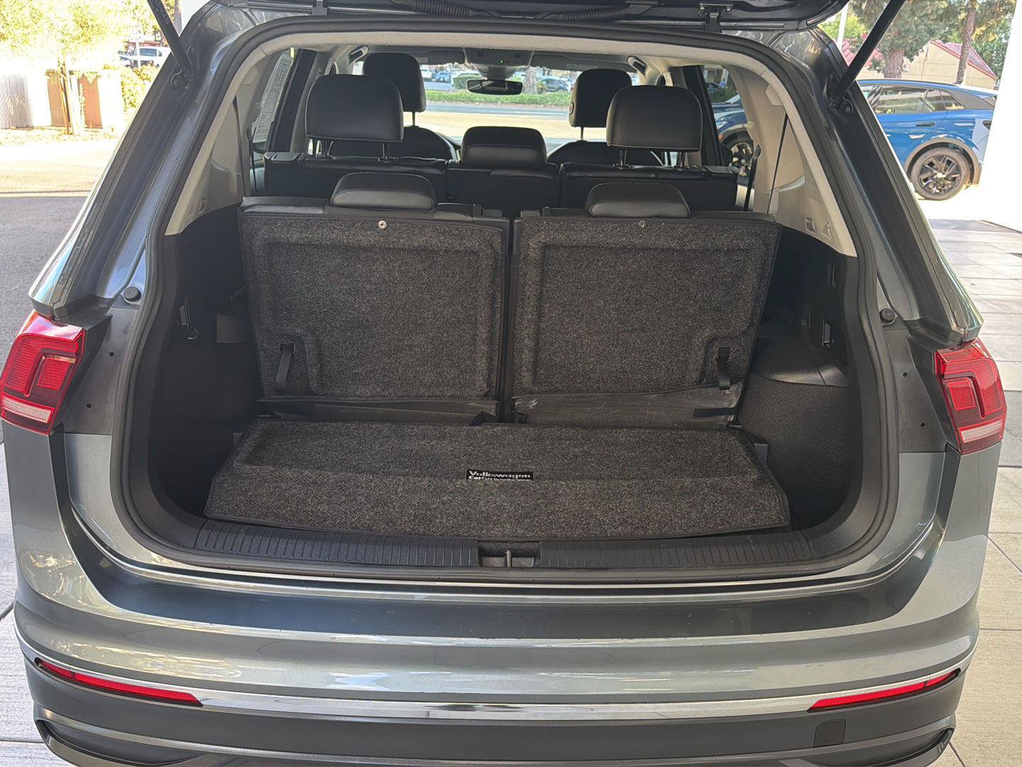 Certified 2023 Volkswagen Tiguan SE FWD image 16