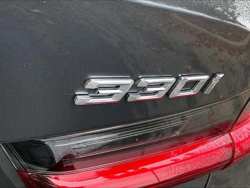 Used 2020 BMW 330i Sedan w/ Premium Package image 11