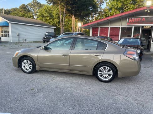 Used 2010 Nissan Altima 2.5 S FWD image 8