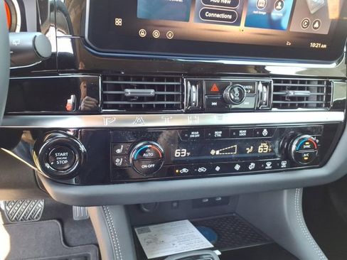 New 2026 Nissan Pathfinder Platinum AWD/4WD image 13
