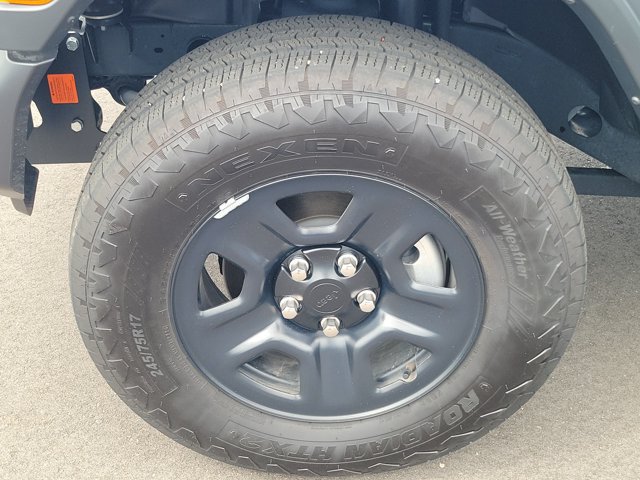 Used 2025 Jeep Wrangler Sport AWD/4WD image 8