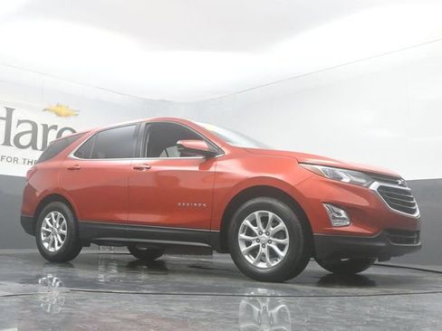 Used 2020 Chevrolet Equinox LT FWD image 2