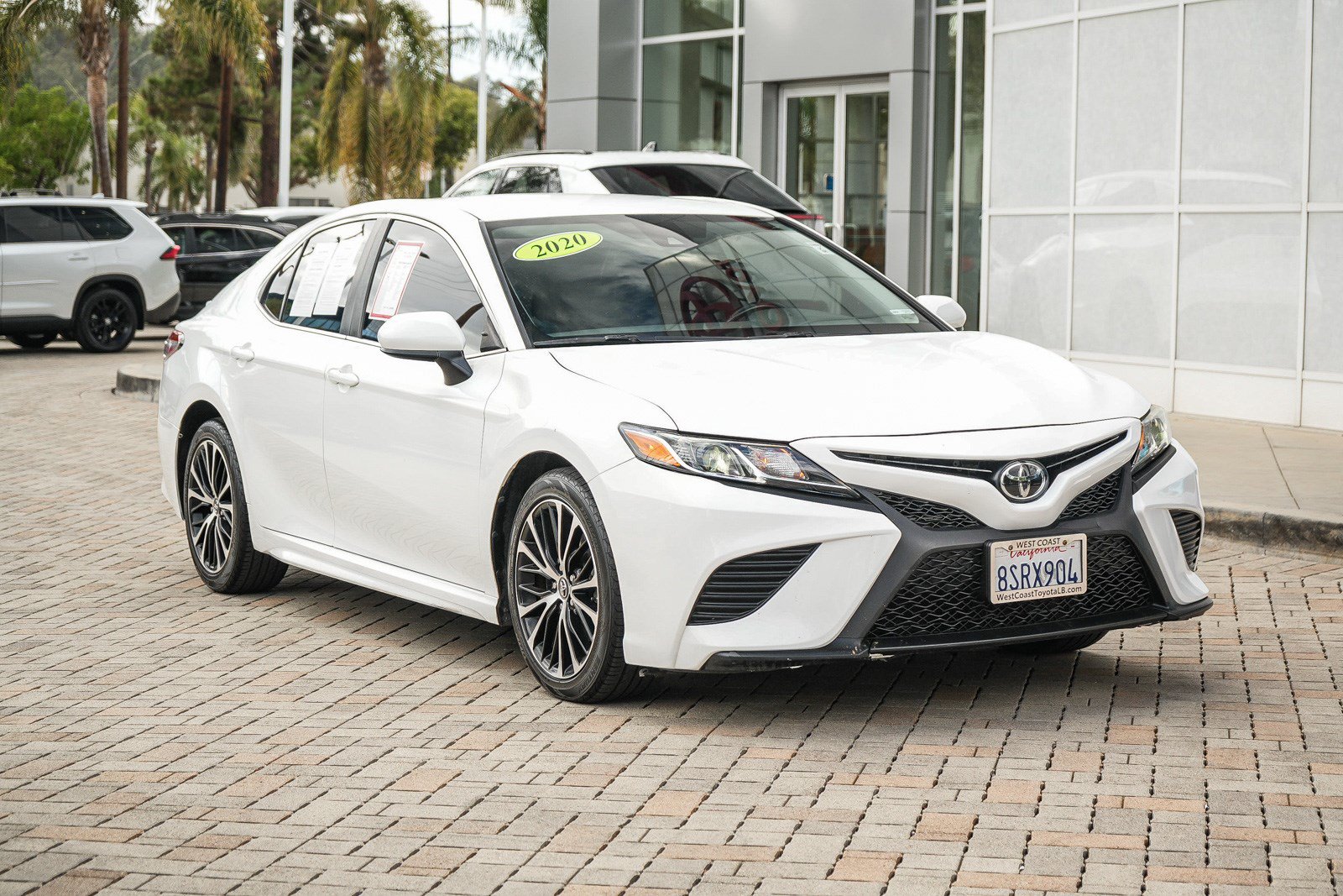 Certified 2020 Toyota Camry SE FWD image 3