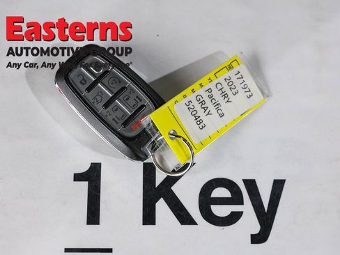 Used 2023 Chrysler Pacifica Touring-L FWD image 25