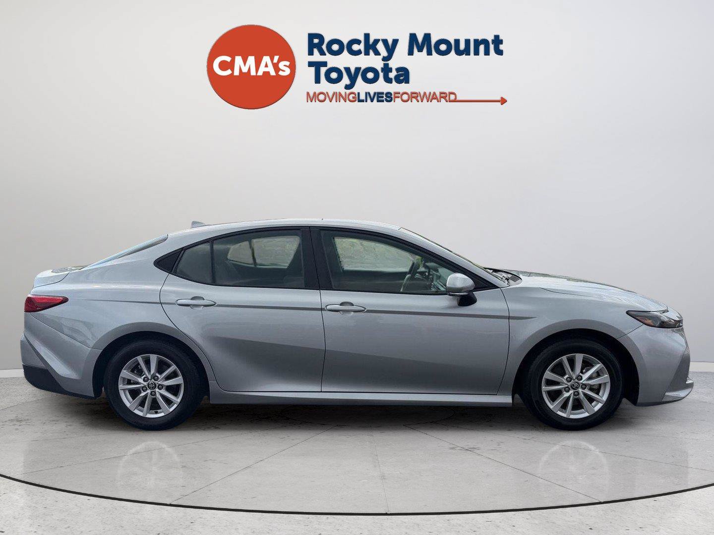 Used 2025 Toyota Camry LE FWD image 8
