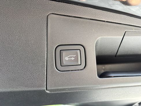 Used 2025 Cadillac XT5 Luxury FWD image 28