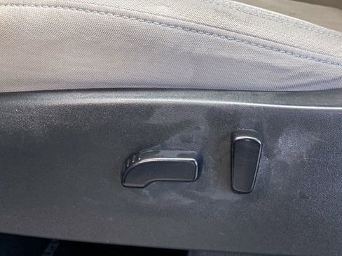 Used 2022 Nissan Frontier SV image 17