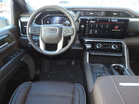 New 2026 GMC Sierra 2500 Denali w/ Denali Reserve Package image 15