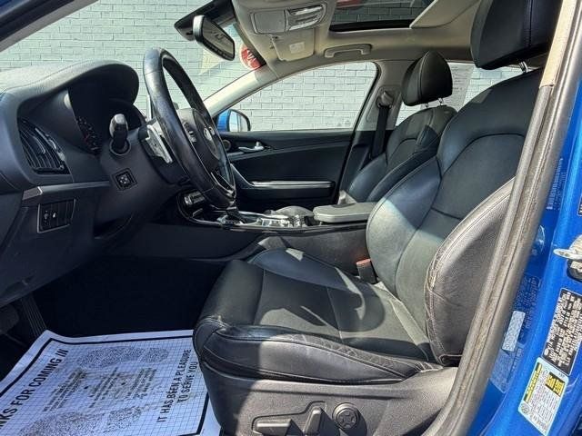 Used 2018 Kia Stinger Premium AWD/4WD image 9