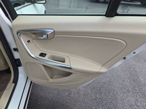 Used 2014 Volvo S60 T5 FWD image 8