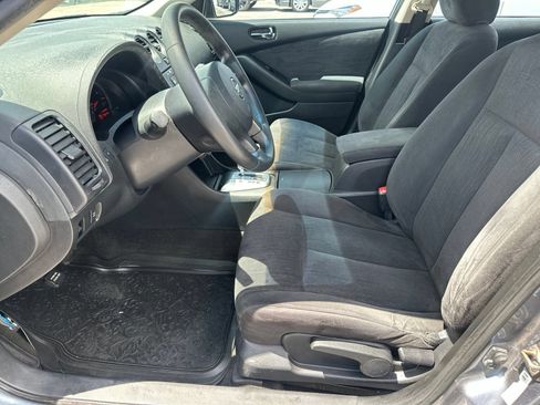 Used 2010 Nissan Altima 2.5 S FWD image 10