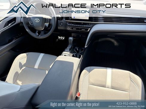 Used 2025 Toyota Camry SE w/ Convenience Package FWD image 41