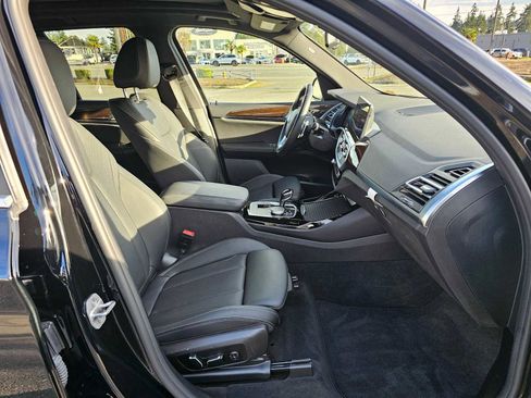 Used 2024 BMW X3 xDrive30i w/ Premium Package image 11