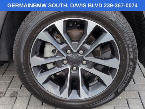 Used 2024 Jeep Grand Cherokee Overland w/ Trailer Tow Package AWD/4WD image 12
