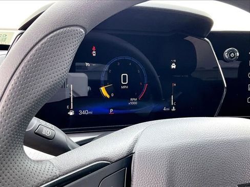 New 2026 Chevrolet Trax LT FWD image 21