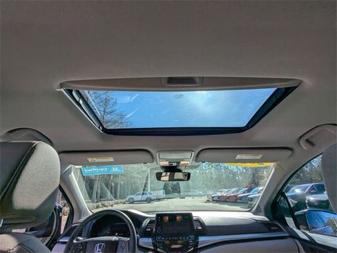 Certified 2023 Honda Odyssey EX-L image 16