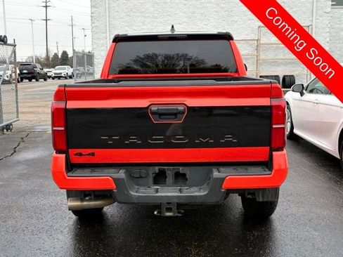 Used 2024 Toyota Tacoma TRD Off-Road image 5
