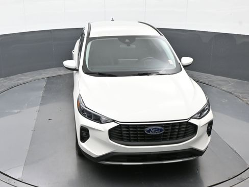 Used 2023 Ford Escape SE image 30