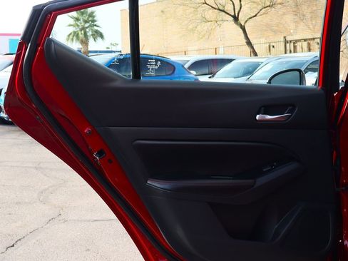 Used 2023 Nissan Altima 2.5 SR image 32