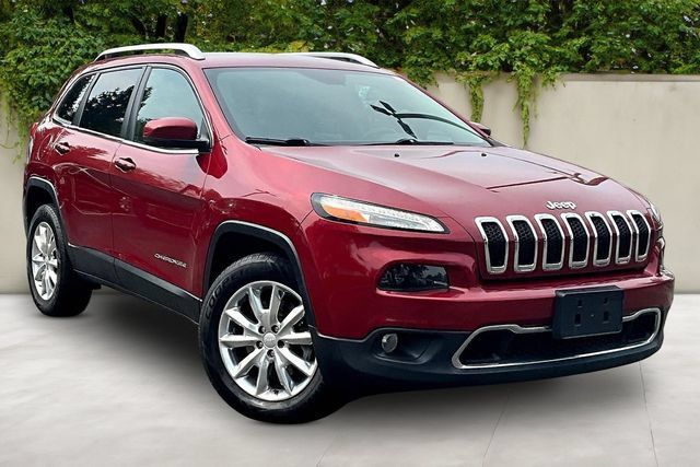Used 2017 Jeep Cherokee Limited AWD/4WD image 3