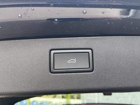 Used 2026 Volkswagen Tiguan SE R-Line FWD image 26