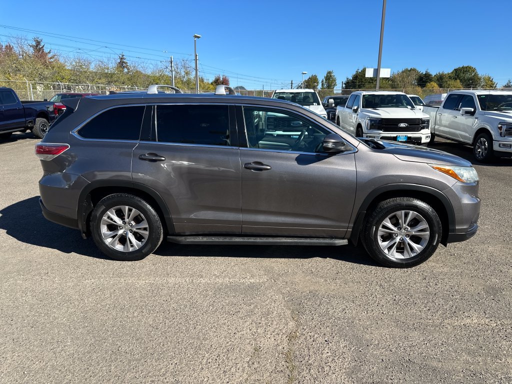 Used 2015 Toyota Highlander XLE AWD/4WD image 7