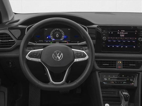 New 2026 Volkswagen Taos SE FWD image 4